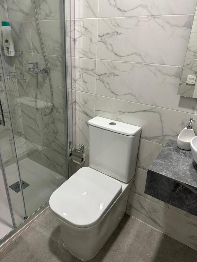 Fantastico Piso A 5 Minutos De La Estacion De Bus Y Tren A Metros De La Playa Apartment Málaga Exterior foto